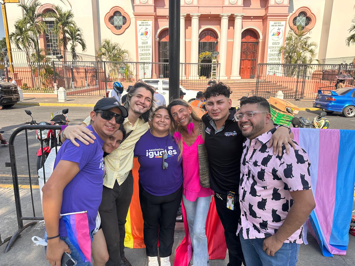 igualeshn's tweet photo. Hoy estamos aquí, en las calles, como símbolo de resistencia, visibilidad y dignidad; este  17 de mayo no es solo una fecha: es un acto político de memoria, de lucha y de esperanza. https://t.co/LELRXMd0BP