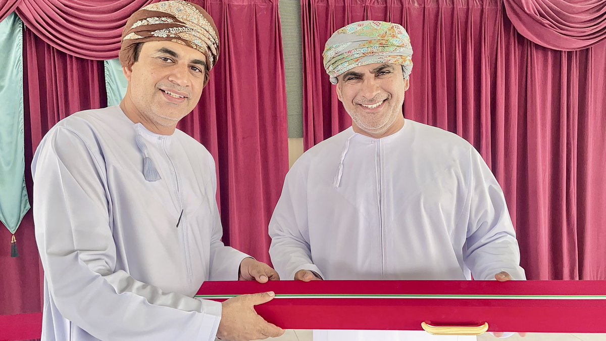 إدارة المدرسة بقيادة الأستاذ : خالد بن عوض السكيتي/ مدير المدرسة
تكرم مشرفي النشاط الإذاعي 
أ. سعيد بن علي المقرشي
أ. أحمد بن محمد اليحيائي
وذلك لجهودهم المبذولة في إنجاح نشاط الإذاعة المدرسية خلال العام الدراسي 2025/224م.