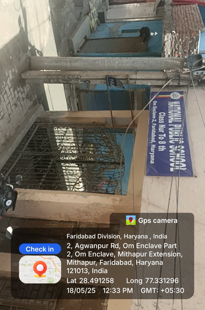 Manishkumar1771's tweet image. ये समस्या वार्ड 26, ओम इनक्लेव पार्ट 2, गली No-7/5 की है  अंडरग्राउंड नाली ब्लॉक हो गई जिस के कारण रोड पर पानी भर गया है आप से प्रार्थना है कि इस समस्या का जल्दी समाधान करे। @MCF_Faridabad @rajeshnagarfbd @BJP4Haryana @DC_Faridabad @ANI @satyahunkar @DIPRO_Faridabad @cmohry