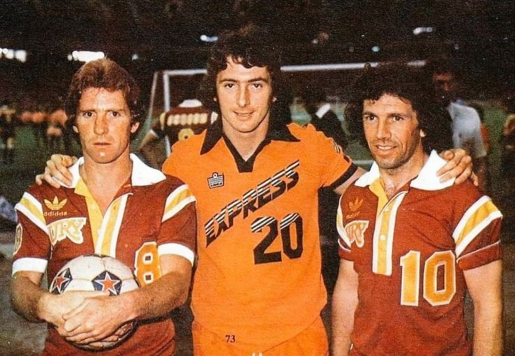 footballmemorys's tweet photo. Philadelphia Fury duo Alan Ball and Johnny Giles with Trevor Francis of Detroit Express
#DetroitExpress #PhiladelphiaFury #NASL https://t.co/9VPcpniQCD
