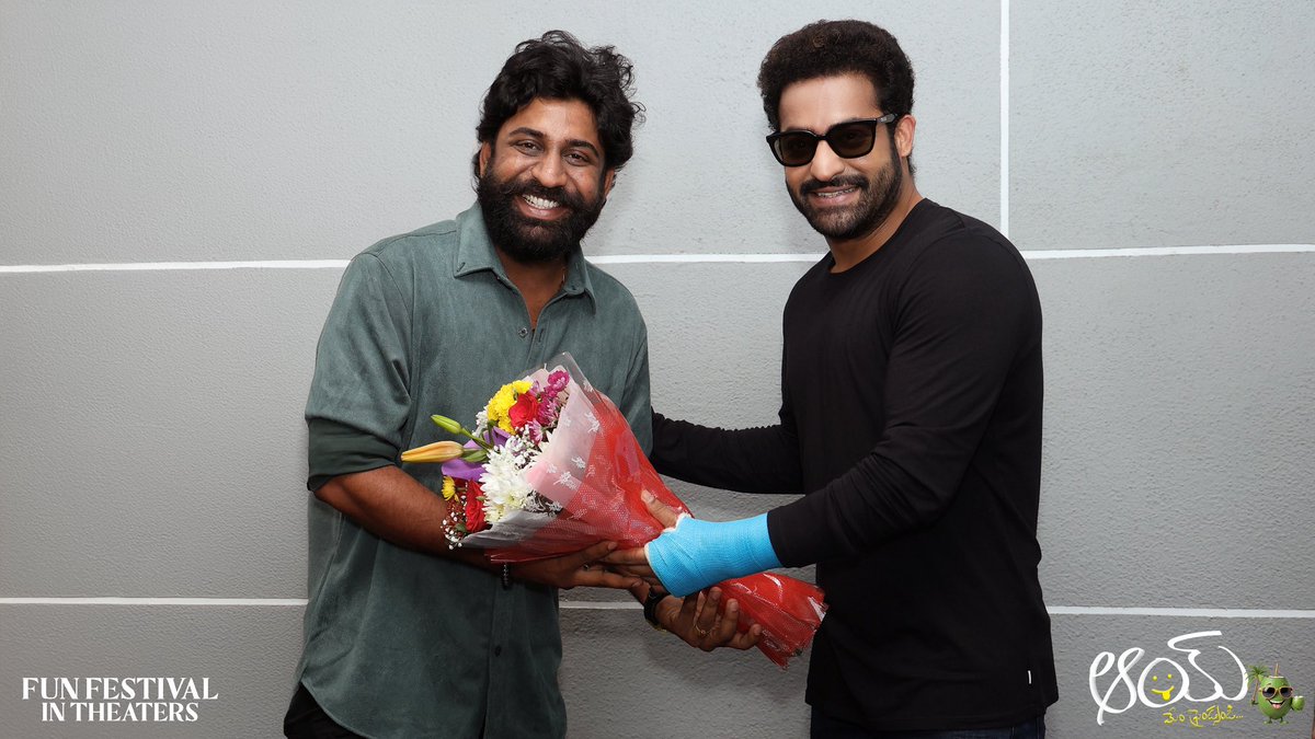 Actor_Rajkumar9's tweet photo. Wishing the powerhouse of talent &amp; Man of a masses @tarak9999 (Tarak Anna ❤️)
 A very Happy Birthday! 🥳 It was truly a blissful moment meeting you last time — your aura is absolutely unmatchable. Looking forward to crossing paths again and hopefully working together soon 😊 https://t.co/1NNhcGPAO0