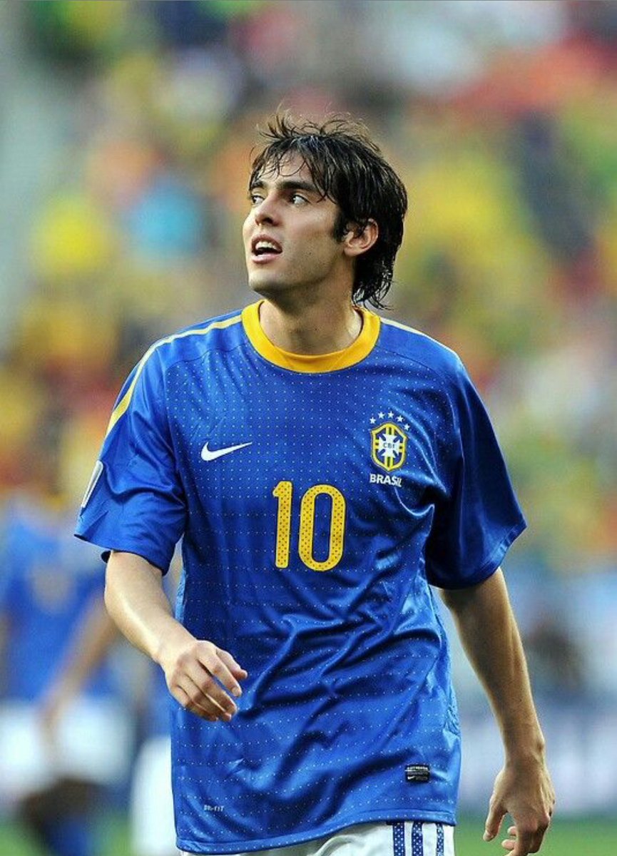 عاجل🚨🚨🚨‼️‼️‼️‼️

احتمال روية ريكاردو كاكا في طاقم التدريب للمنتخب البرازيلي مع كارلو أنشيلوتي