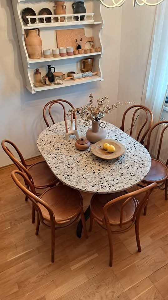 restolarka's tweet photo. Sa nekim komadima jednostavno ne možete pogriješiti, a takvi se definitivno kultni #thonet modeli 🪑 https://t.co/Cdwx304wMr