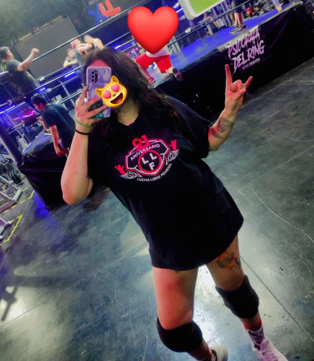 labravarebel's tweet photo. No tienen ideaa de lo horrible que es alejarse de mamá lucha 🥹
Lo bueno es que ya pude regresar a entrenar 🥹❤️‍🩹 

Holis ya les volveré a dar lataaa😂🤭❤️‍🩹

#campeonaextremallf #BarrioFino  💕✨ https://t.co/qjHlSasN5z