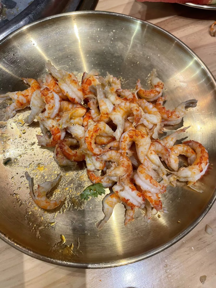 hanyi020's tweet photo. 幸福简单到室友剥的虾和不老男神发的红包🥰#男大学生 #暴露 #自慰 #女大学生的日常 #女大日常 #女大学生 https://t.co/ZTbpHrisKb