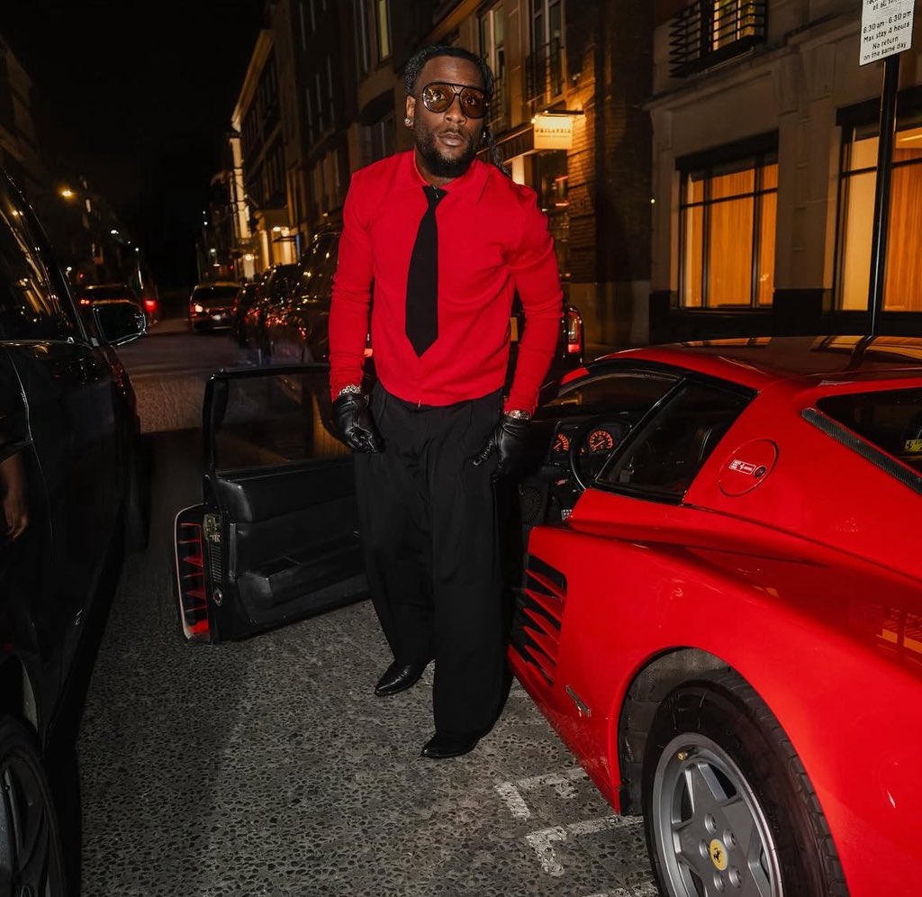 WHEN EVERYTHING IS GOING RIGHT, DON'T FORGET TO CHECK LEFT."
                                                       -Burnaboy 🦍