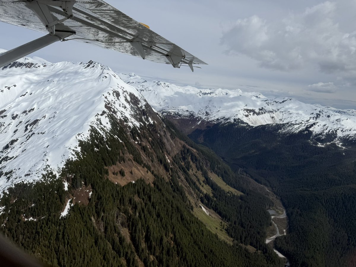 Sea plane trip in Alaska