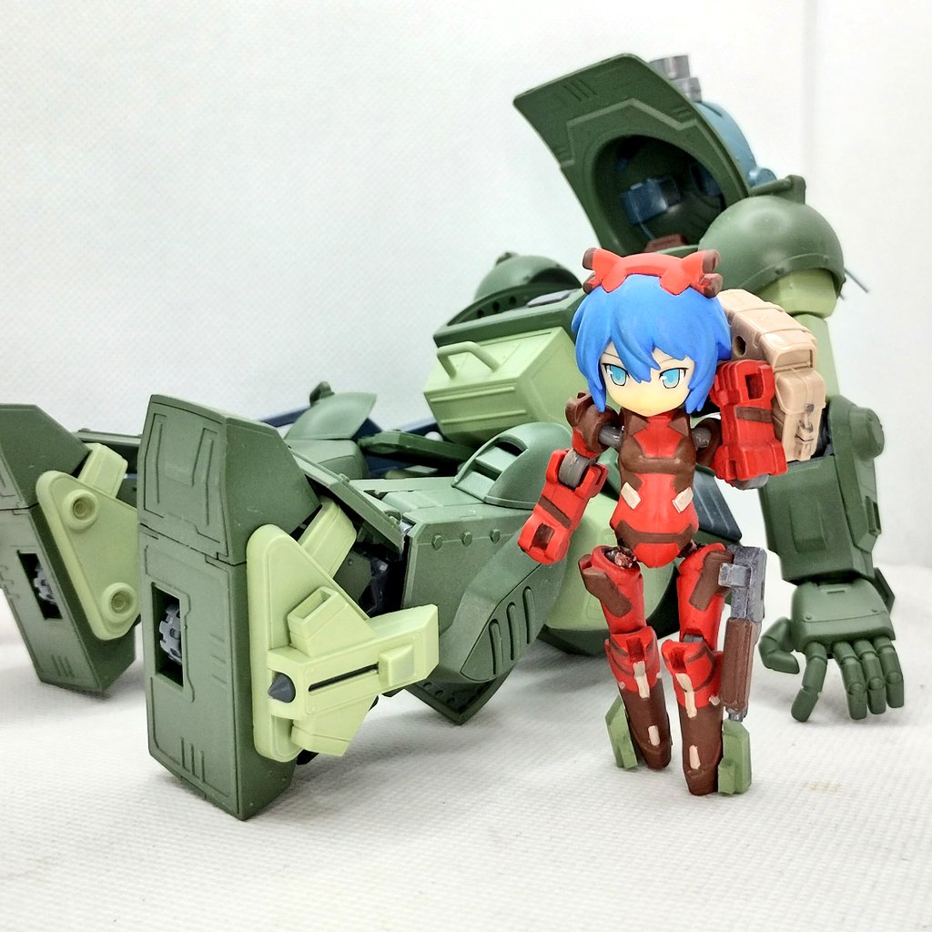 sera1390's tweet image. 説明しよう!
#デスクトップアーミー とは!
PVCボディとABS関節で作られた塗装組立済の素体にABS製組立式武装が付属する、全高8cm程度の美プラなのかアクションフィギュアなのかPVCドールなのかがユーザーでもよくわかっていないものである!
おかげで遊びの自由度が異常なのだ!
以下自家タグ