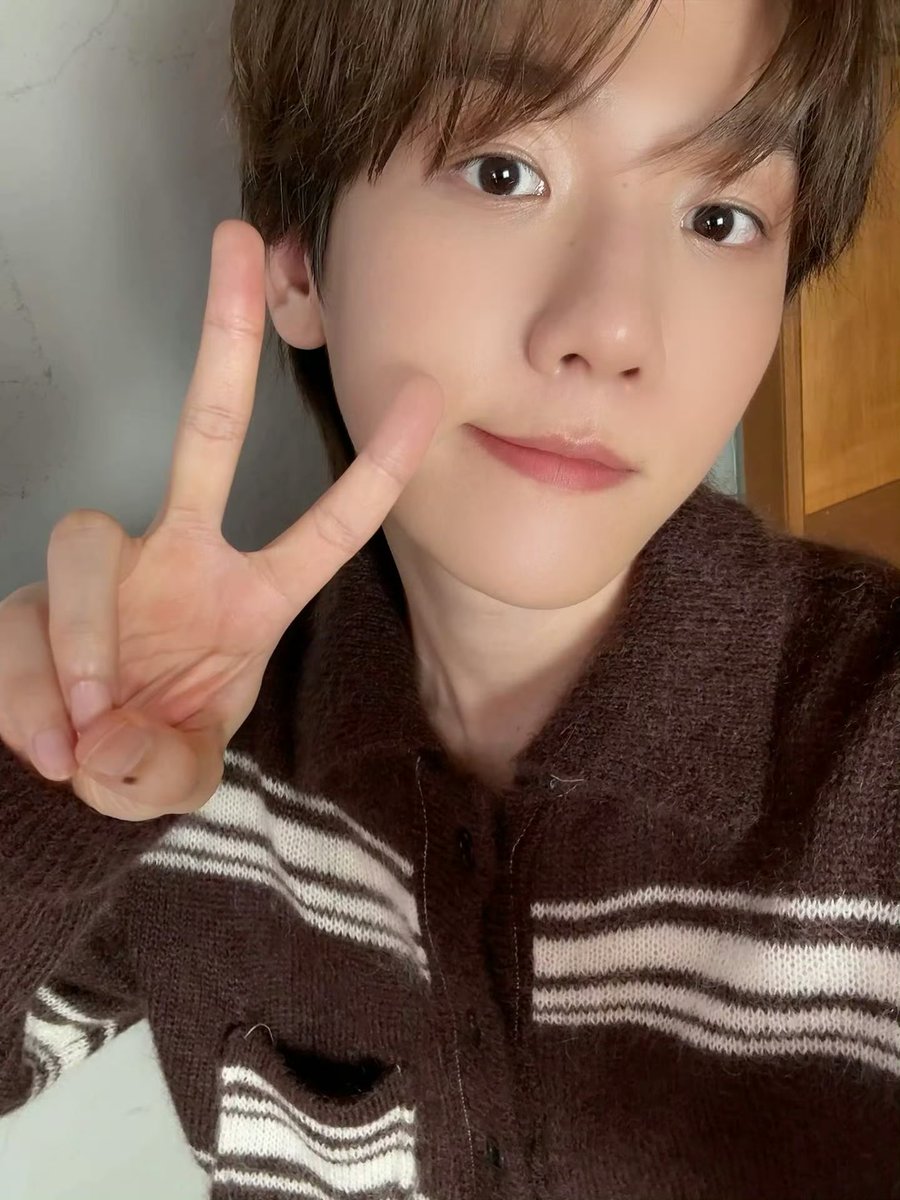 boxianbaozi's tweet photo. 250520 INB100_BAEKHYUN Weibo ❤️
#TreasureBox506
My elevator only goes to the floor where the Eris are
Happy 520!!! ˃ ᵕ ˂🌹
#BAEKHYUN #백현 @B_hundred_Hyun https://t.co/scSLEQfrSs