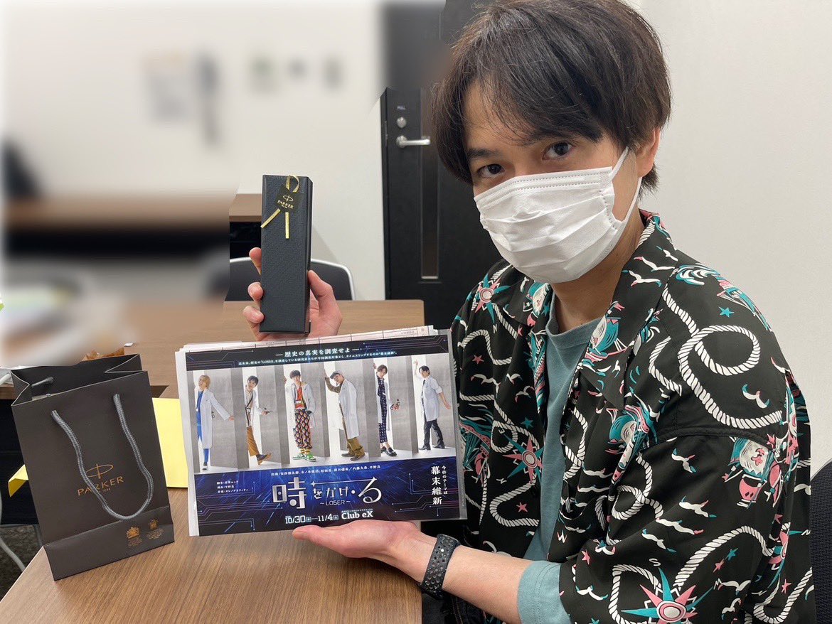 hiraryo0520's tweet photo. 今年も無事、誕生日を迎えることができました。
時るの美術打ち合わせ。
作品が楽しくなるよう、楽しく打ち合わせしました。 https://t.co/02rJd6mMqi