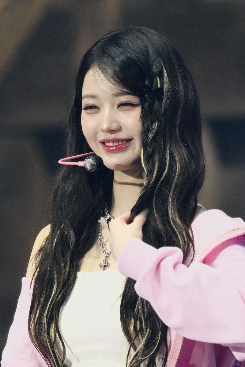 kak~ /kasih love cheek/ aduh malu akunya hehe