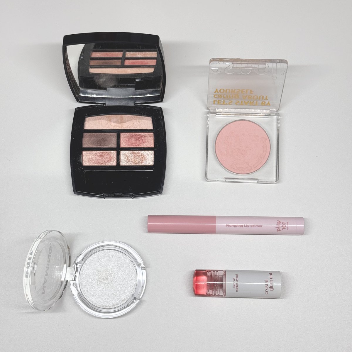 cosmejeple's tweet photo. @romand_kr @banilaco_kr @3CE_kr_official @espoir_story @colorgramtok @etudeplay @wonjungyo_of_jp @naming_cosmetic @official_CLIO @Muzigae_Mansion @CanmakeTokyo #motd #플오티디

케어링코랄을 부활시켜줘 🌀

팔레트- 샤넬 레베쥬 웜
블러셔- 에스쁘아 케어링코랄
립- 다이소 플레이101 핑크베이지, 클리오 빈티지애플
하이라이터- 네이밍 리네 https://t.co/SADwVBcNFh