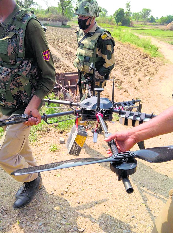 anamika943's tweet image. BSF Punjab crosses 100 Pakistani drones recovered in 2025! A major milestone in securing our borders.
#AlertBSF #TejRan
#BSFDroneslayers
#IndianBorderSecurity
#IndoPakBorder Jai NTR