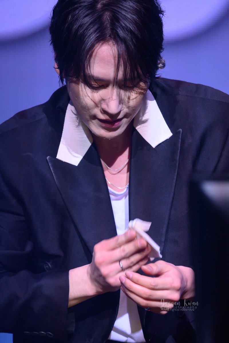 yyyankkk's tweet image. Few hours to the Devil’s plan 2 finals
Hope Kyuhyun can stand until the last 🙏🏻

@GaemGyu 
Colors Manila  20250405

#규현 #KYUHYUN #kyupiter #규매 
#10thAnniversaryAsiaTour #圭賢 #圭贤