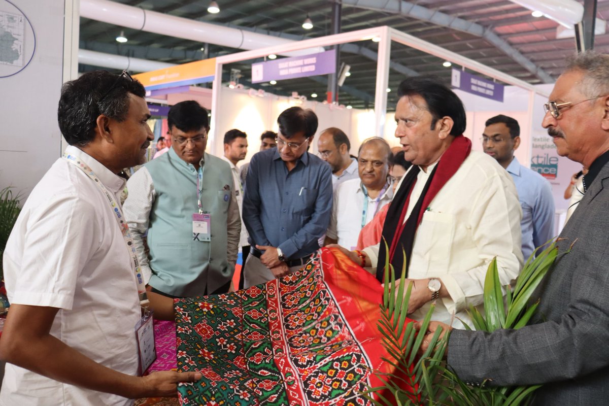 farmtofash73550's tweet photo. Day 2 Highlights: Under PM Shri @narendramodi visionary #5FVision, Gujarat’s textile sector shines at the 10th #FABEXA2025 & 3rd Farm to Fashion Expo!
Organized by GCCI & Maskati Mahajan, the event showcases global growth, exports & innovation. https://t.co/hk97a0lTfh