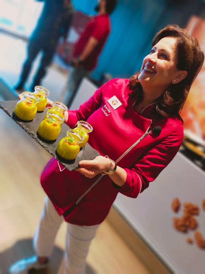 Celebrated #NationalWalnutDay 
Presented by <a href="/thefbai/">theFBAI</a> <a href="/CaWalnutsIndia/">CaliforniaWalnuts In</a> Culinary demonstration by Celebrity Chef <a href="/amritaraichand/">Amrita Raichand</a> at The Quorum #Mumbai 
Unique #walnut infused # delicacies - cold soup, hummus, finger #Food, #rice bowls, #desserts are served