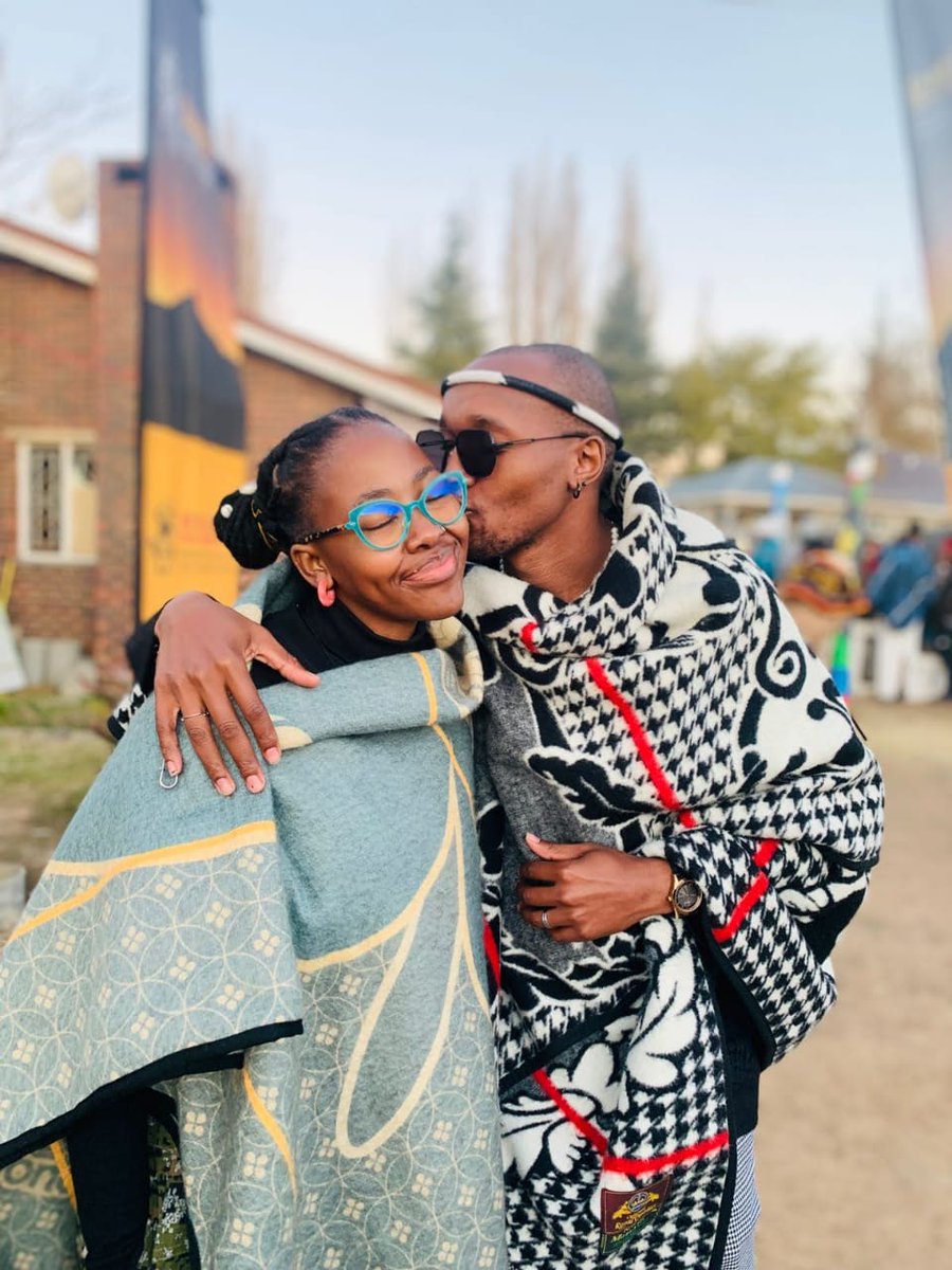 rayray_mosoeu's tweet photo. Sesotho fashioneng 
#KoboFever #Daeman. https://t.co/lLPaRYNBFY