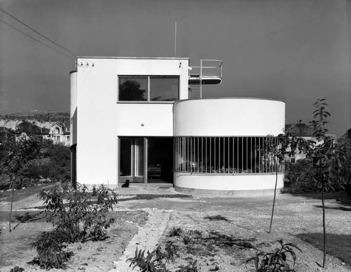 areasvellas's tweet photo. Farkas Molnár’s Dalnoki-Kovats villa, Budapest, 1932
#architecture #arquitectura #FarkasMolnar #Molnar https://t.co/LW4jbeHQwt
