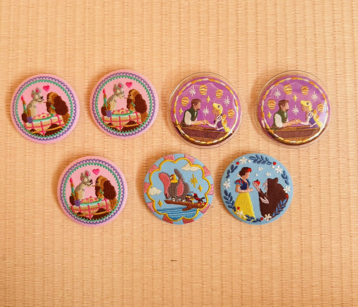 ディズニー刺繍缶バッチ Disney Characters 刺繍缶バッジビスケット2｜発売日：2025年12