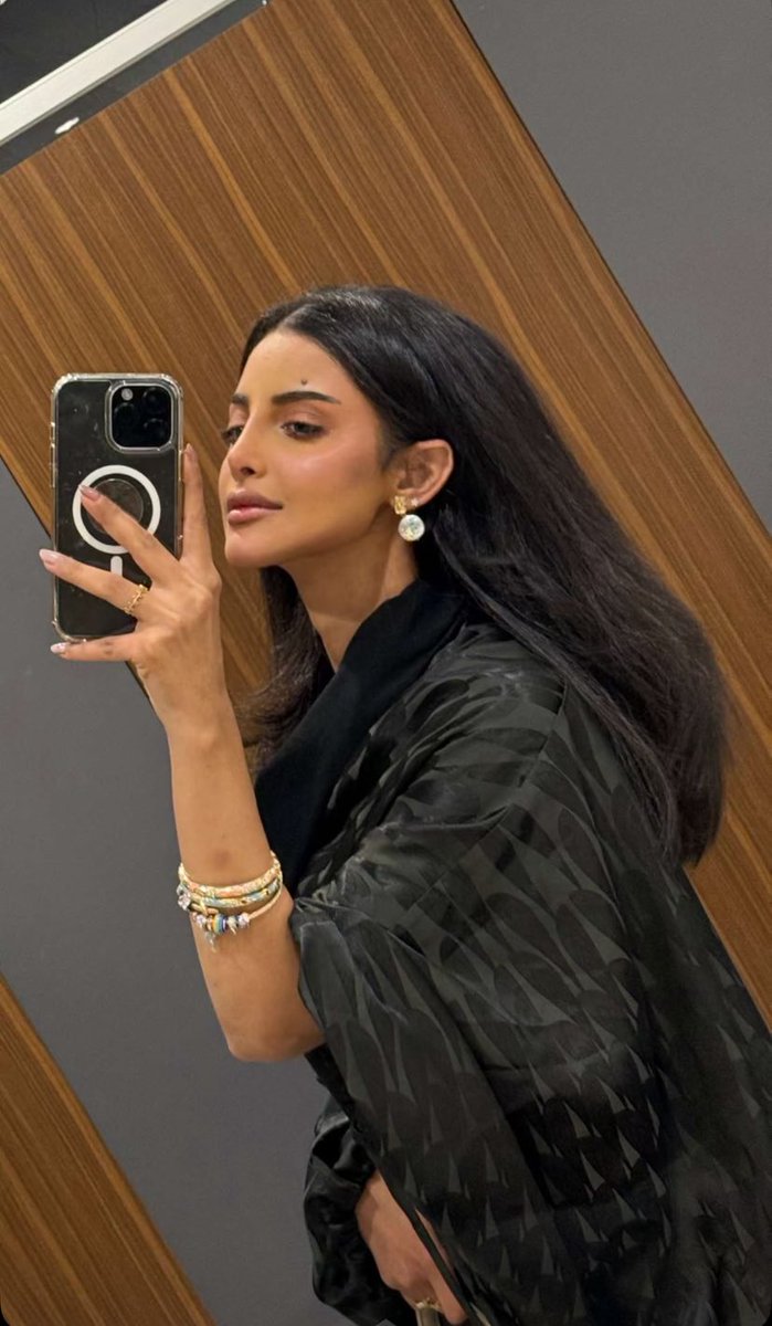 جمممالها مو عاااااااادي يا تبارك الرحمممن 🥹🤍🤍