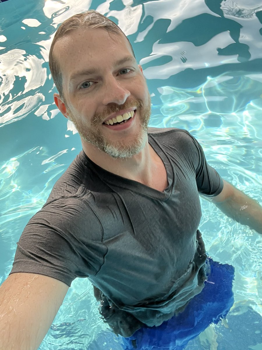 EyesAreTheSky's tweet photo. #WetMan look 1 month ago today in Cleveland, Ohio. #wam #WetClothes #MenInPools https://t.co/UzFfezNUH0