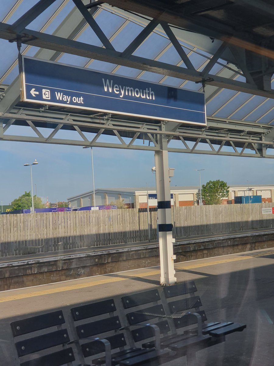 And awayyyyyyy 🐠 

<a href="/jase_tranter/">jj</a> and I are on our way to Bilbao 

Meeting up with a couple more at Bournemouth airport and lots of <a href="/YorkshireSpurs/">Yorkshire Spurs</a> at Palma airport

Lift to station✅️
Train to Christchurch 
Uber to Bournemouth Airport 
Plane to Palma
Plane to Bilbao
Hire car