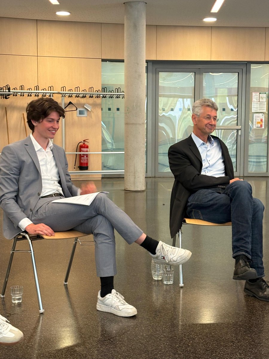 GIM e.V. (@gimuenchen) on Twitter photo #Throwback zu unserer Lehrerfortbildung in der letzten Woche zum Thema Umgang mit aktuellen Krisen, unsere Referenten wurden Unterstützt von <a href="/MichaelPiazolo/">Michael Piazolo</a> 📚🌍 #Throwback zu unserer Lehrerfortbildung in der letzten Woche zum Thema Umgang mit aktuellen Krisen, unsere Referenten wurden Unterstützt von <a href="/MichaelPiazolo/">Michael Piazolo</a> 📚🌍