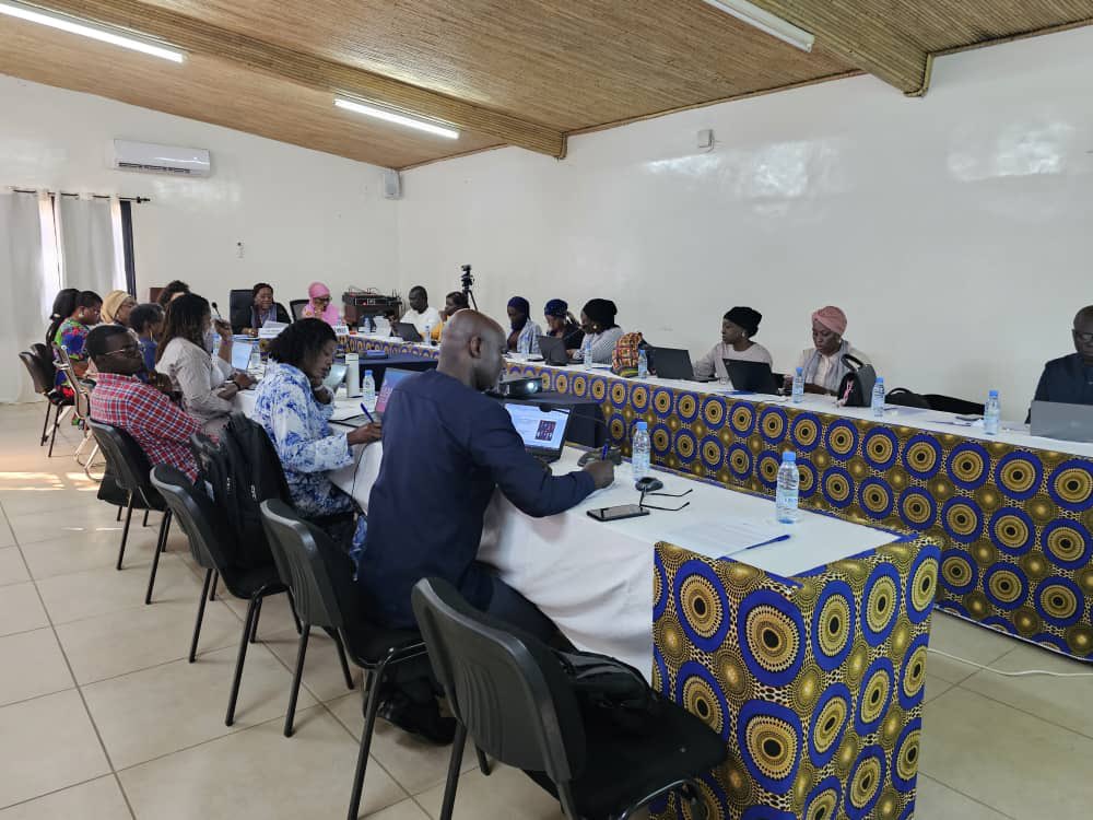 ONU Femmes Sénégal (@onufemmessn) on Twitter photo Les membres du Groupe Thématique Genre Droits Humains et Inclusion en formation sur les outils d’analyse de genre et PSEA pour approche inclusive des programmes de développement
<a href="/OnuSenegal/">ONU Sénégal 🇺🇳</a> <a href="/unicefsenegal/">UNICEF Sénégal</a> <a href="/UNFPASenegal/">UNFPASénégal</a> <a href="/UNV_ROWCA/">UNV W&C Africa</a> <a href="/PNUDSenegal/">PNUD Sénégal</a> <a href="/OMS_SENEGAL/">OMS SENEGAL</a> <a href="/oaci/">OACI</a> <a href="/AICSDakar/">AICS Dakar</a> Les membres du Groupe Thématique Genre Droits Humains et Inclusion en formation sur les outils d’analyse de genre et PSEA pour approche inclusive des programmes de développement
<a href="/OnuSenegal/">ONU Sénégal 🇺🇳</a> <a href="/unicefsenegal/">UNICEF Sénégal</a> <a href="/UNFPASenegal/">UNFPASénégal</a> <a href="/UNV_ROWCA/">UNV W&C Africa</a> <a href="/PNUDSenegal/">PNUD Sénégal</a> <a href="/OMS_SENEGAL/">OMS SENEGAL</a> <a href="/oaci/">OACI</a> <a href="/AICSDakar/">AICS Dakar</a>