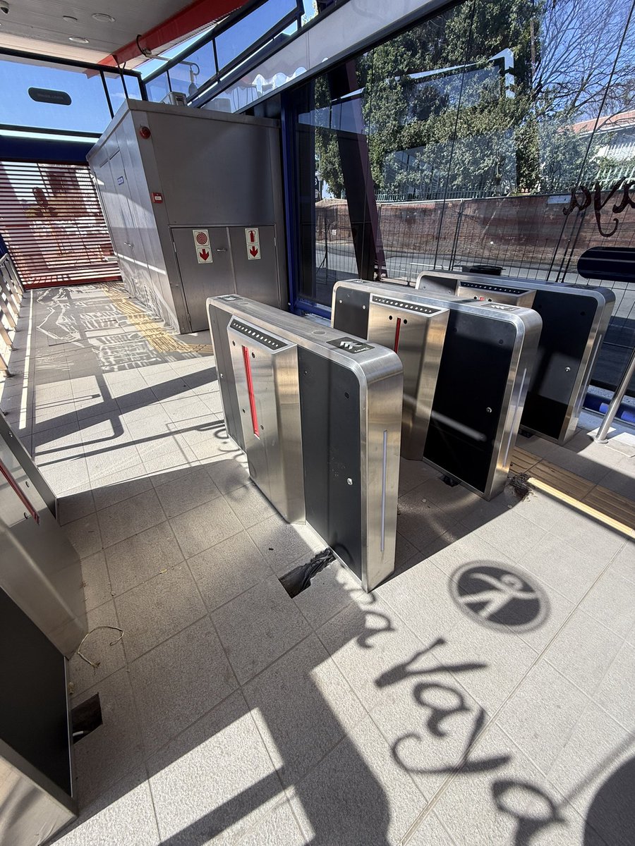 SpeakerofJoburg's tweet photo. The process of engaging the taxi industry and procuring new busses took longer than expected. In the meantime the City will use 68 Gautrain buses to start an interim service—because residents can’t wait. #LetsFixJohannesburg
#JoburgReimagined https://t.co/9klDr1thTe