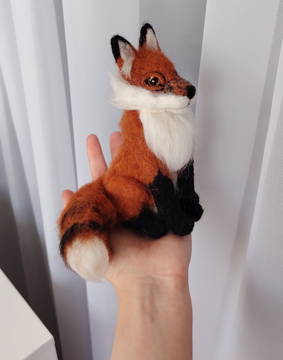 Доделала лиса 🦊
Самая моя большая работа на данный момент~