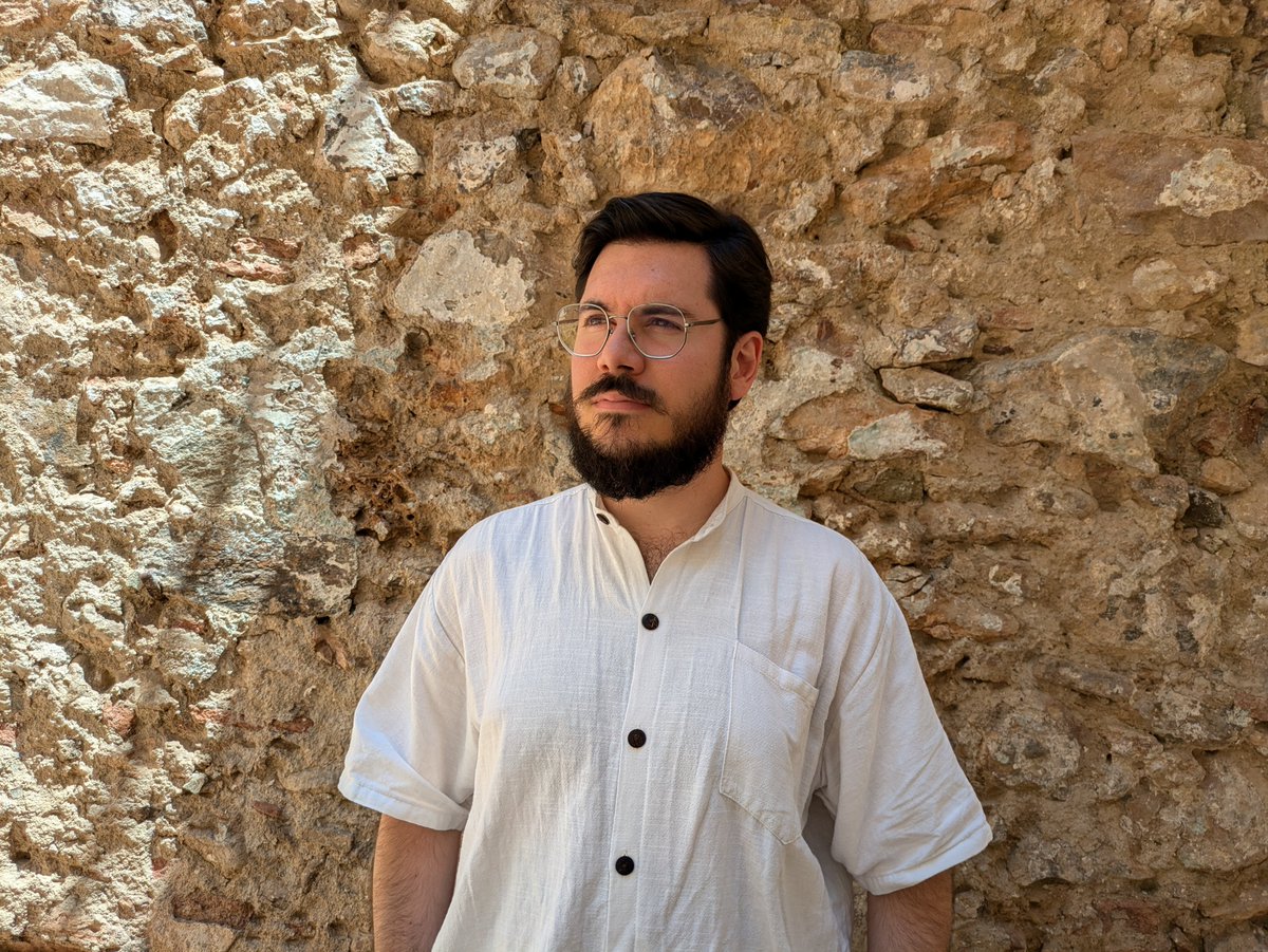 JUDES TRAÏT, de Gerard Bidegain i Figuerola.

Audiollibre teatral interpretat pel mateix autor.
Música adaptada i interpretada per Alba Hinojosa.

oidaeditorial.com/index.php/publ…