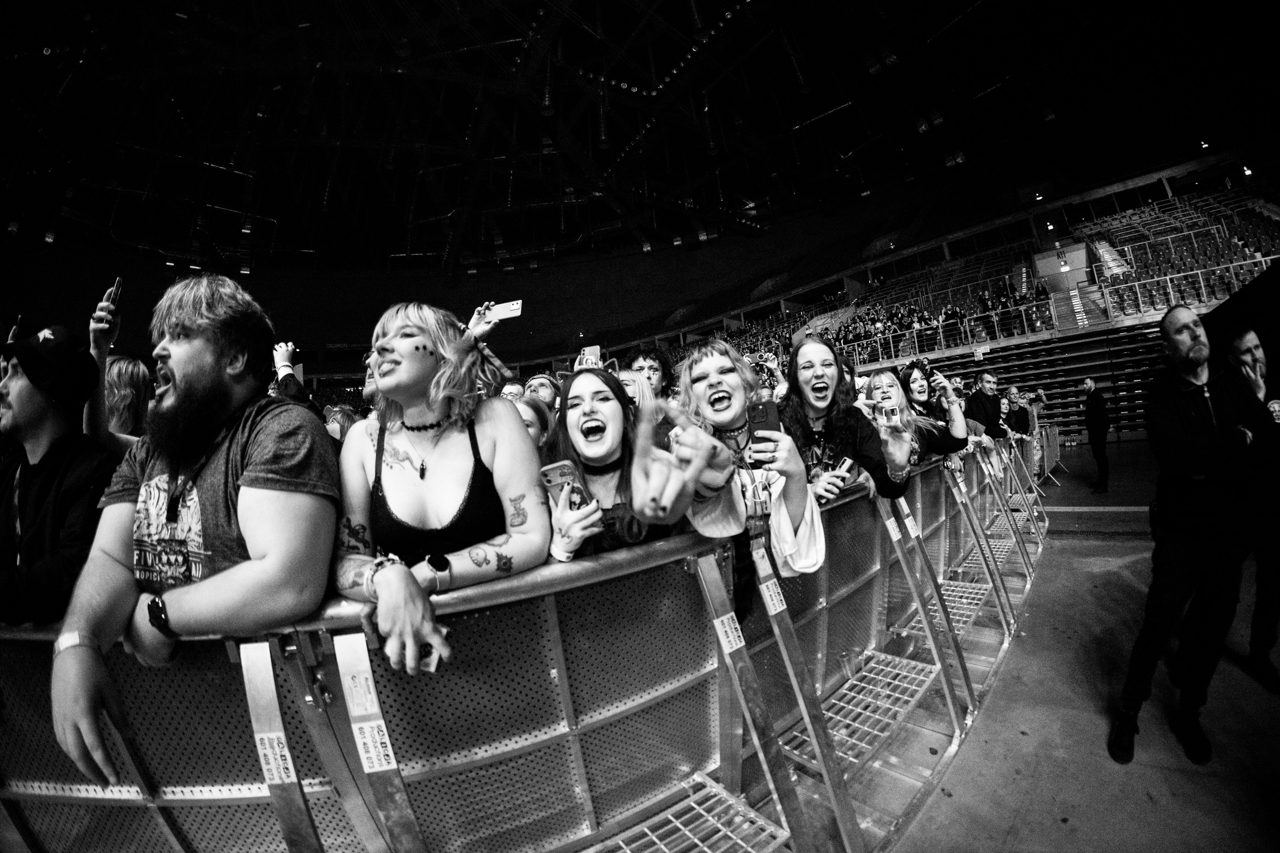 GrY0ybHXQAAcr74?format=jpg&name=4096x4096