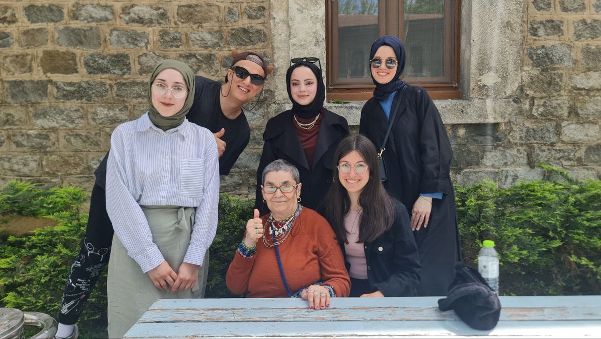 Asım Gültekin Gençlik Merkezi olarak, manevi danışmanımız eşliğinde Darülaceze'yi ziyaret ettik. Gönül köprüleri kurduğumuz bu anlamlı buluşma, bizler için unutulmaz bir tecrübe oldu. 🤝🕊️