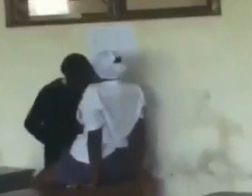 Kafakefriend10's tweet photo. Her: Pius otayo ki ekinsala 

Pius: Ngalo nze ndi makanika 🤗🥺 https://t.co/xzFBIYMWPV