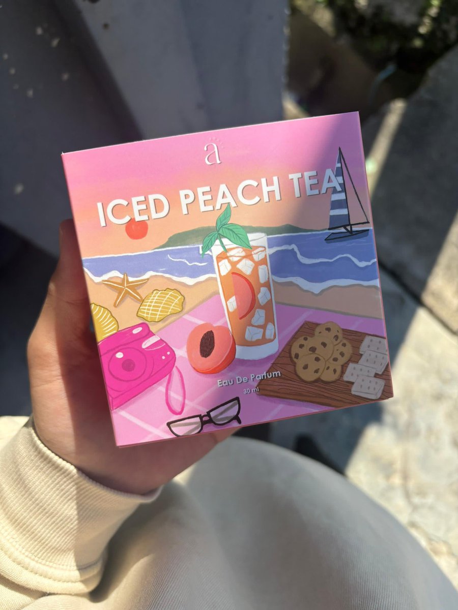 goodlucksofea's tweet photo. Babe, I suka gilersss perfume ni, bau dia macam iced peach tea yang baru keluar fridge, So sweet and super refreshing! 🍑🍑 https://t.co/Fr4vlIjx4L