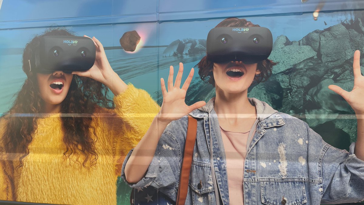 IAPHpatrimonio's tweet image. 📸Imágenes de la presentación del dispositivo experimental #VRPatrimonio en la jornada técnica “El proyecto de #realidadvirtual compartida: el viaje ‘Turdetania a la vista” organizada hoy por @IAPHpatrimonio @CulturaAND, #Espiral Animación de Patrimonio, @unisevilla y #HolaVR