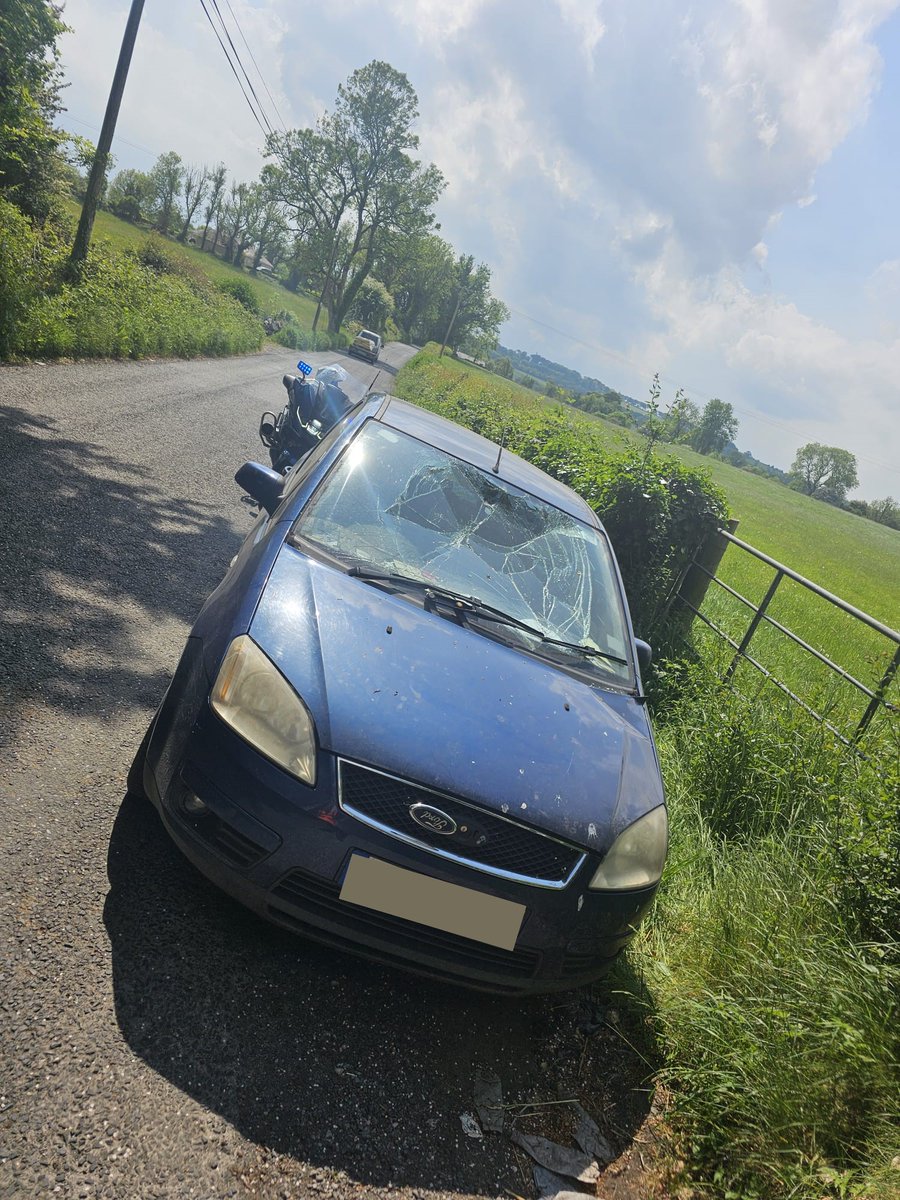 We were on patrol between Loughrea and Portumna when we spotted this car driving towards us. 

They were stopped and it was found that they had damaged windscreen, four bald tyres, no tax, NCT or insurance.

The car was seized and a FCPN was issued.

Court to follow.
#SaferRoads