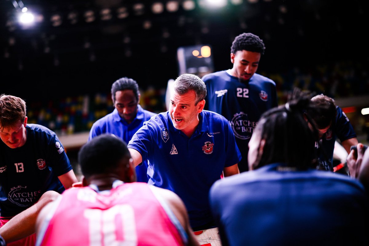 CoachKapoulas's tweet image. 20 seasons. One club. Countless memories.

Honoured to mark two decades at the helm of @BristolFlyers. Grateful for every player, staff member, volunteer &amp;amp; fan who’s been part of the journey.

Here’s to the next chapter. Still flying!
#FlyersFamily #CoachLife #BasketballJourney