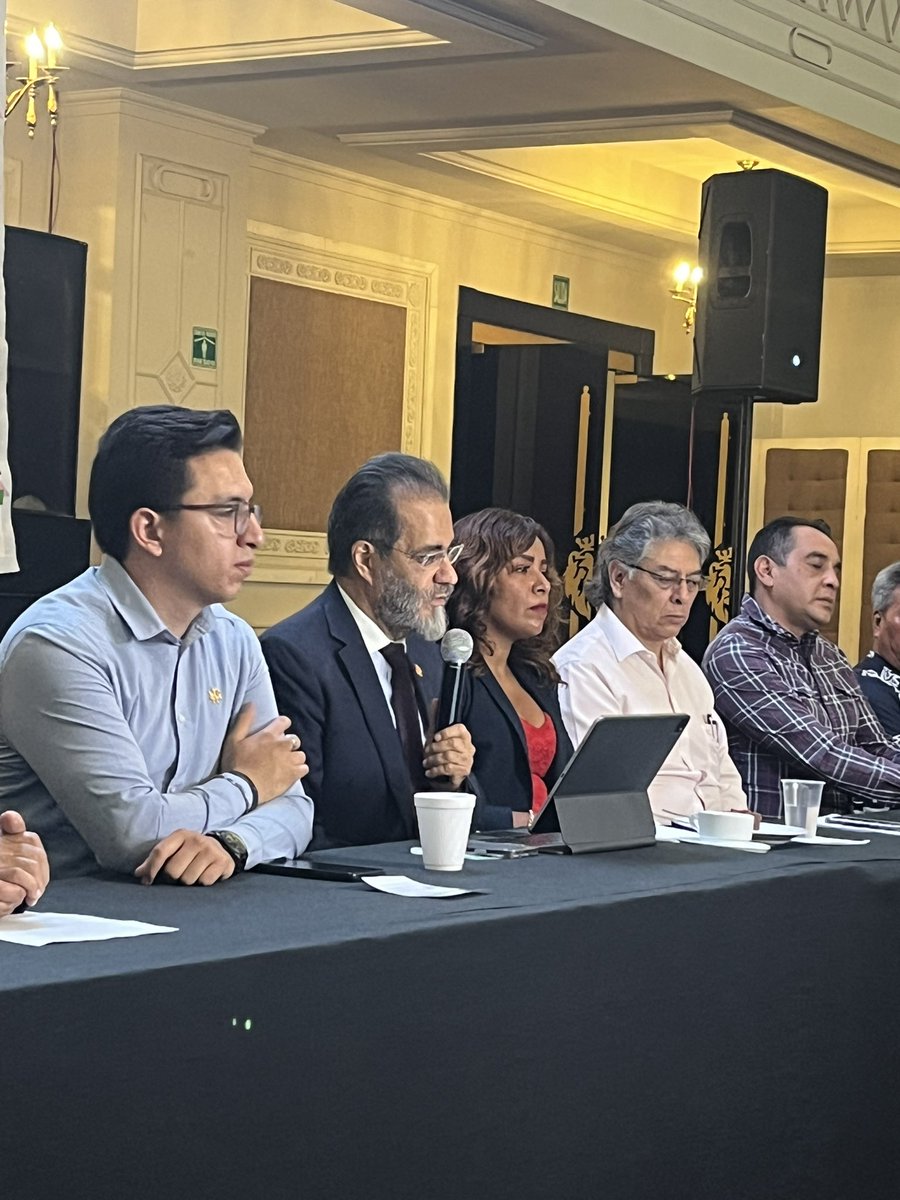 El día de hoy, lunes 19 de mayo, además de llevar a cabo la Asamblea Semanal del MNE recibí a líderes provenientes de Veracruz, Álvaro Obregón CdMx, Coyoacán CdMx, Benito Juárez CdMx, Oaxaca, Jalisco, Tláhuac CdMx, Estado de México, V Cza CdMx, Cuauhtémoc CdMx, Guerrero, Tlaxcala