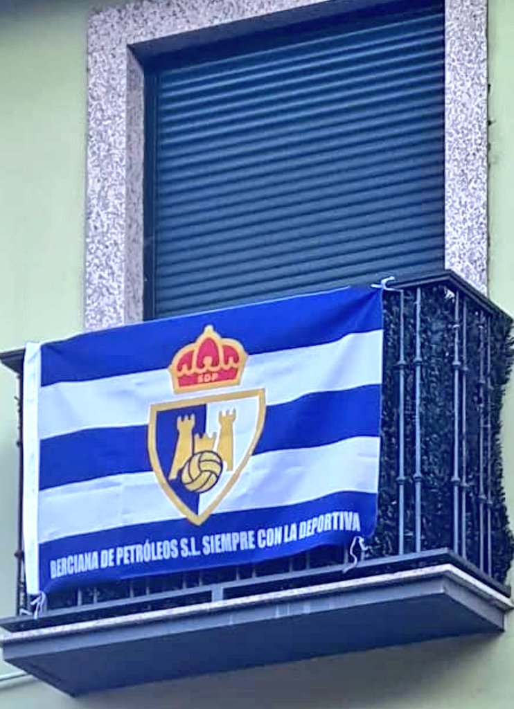 bierzo96's tweet photo. Es el momento de teñir el Bierzo de blanquiazul‼️@SDP_1922 
Este equipo se lo merece, por el #milagrodelasllanas o de cara al playoff. 
Iniciemos movimiento #Sacatubandera 
#EsteañoSÍ
@poorteros https://t.co/7OZaDPxTpO