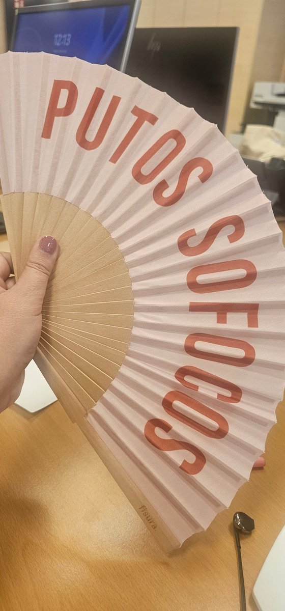 Este es el abanico por el que me ha preguntado <a href="/PepaGea/">Pepa Gea</a> en <a href="/MasDeUnoMadrid/">Más de uno Madrid</a> Ahora es mi nuevo y más mejor amigo!😡