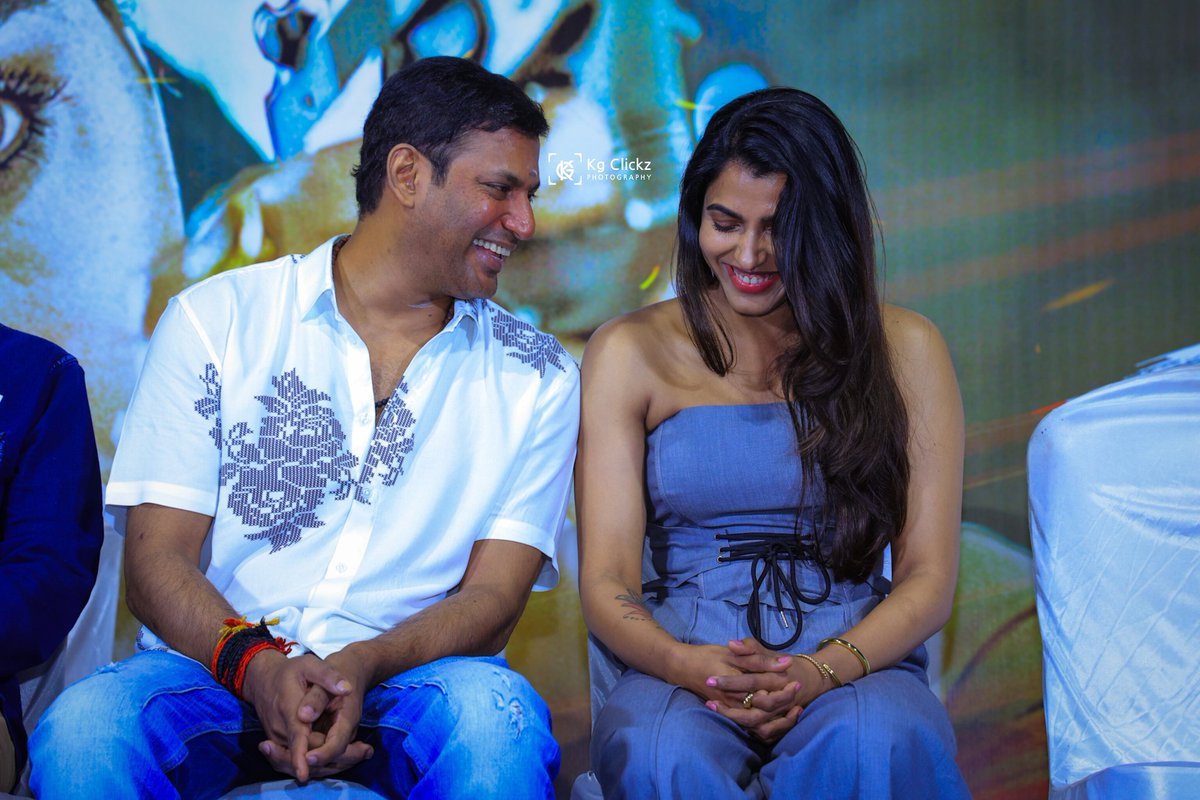 GladsonRufus's tweet photo. Actors #Vishal and #SaiDhanshika would be tying the knot on 29th August, 2025!
Pc : @GladsonRufus
The couple broke the news to the media on the occasion of #YogidaAudioLaunch https://t.co/988HFAQpK7
