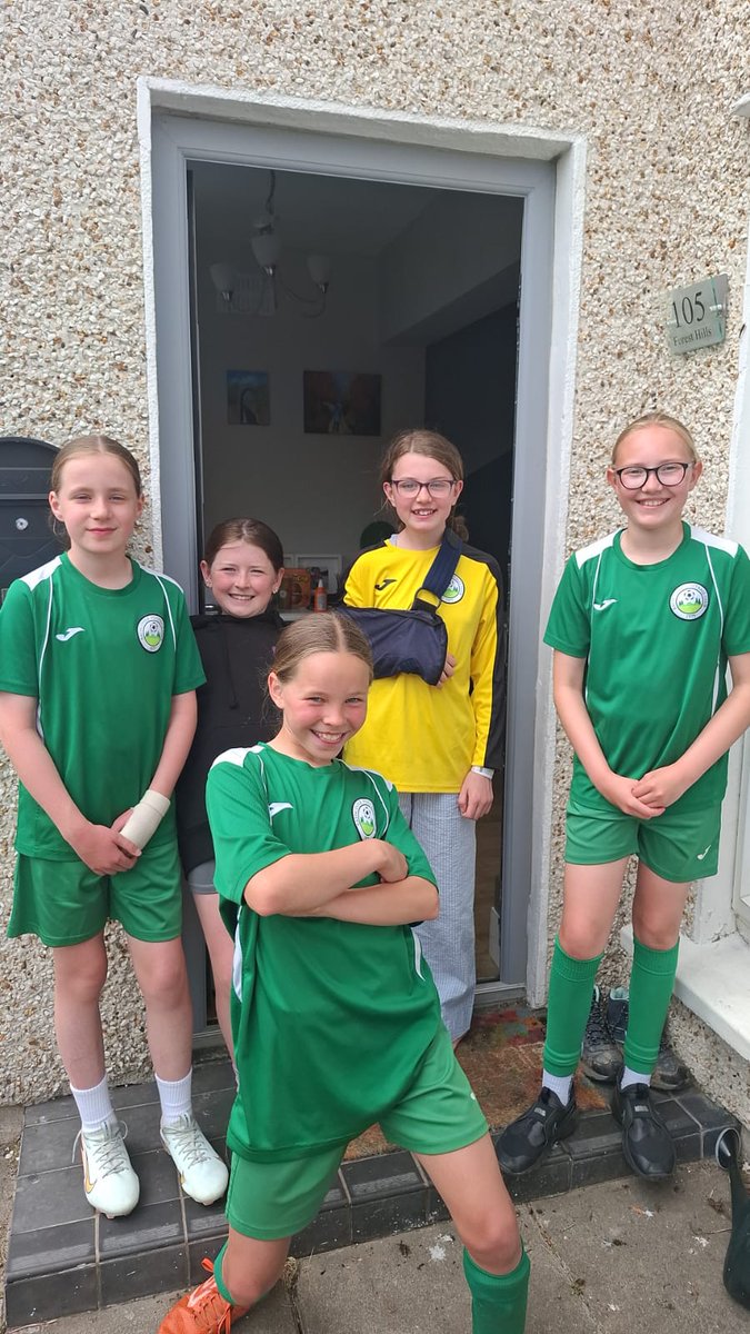 riflly21's tweet photo. @IrelandFootball @Everton 
My little girl suffered a fractured collarbone last week at her match as goalie
She's obsessed with courtney! Any chance of a shout out for a speedy recovery for Amelia Hanlon 
She has the Ireland AND Everton Jerseys, a major fan! https://t.co/0hLGvSvfyo