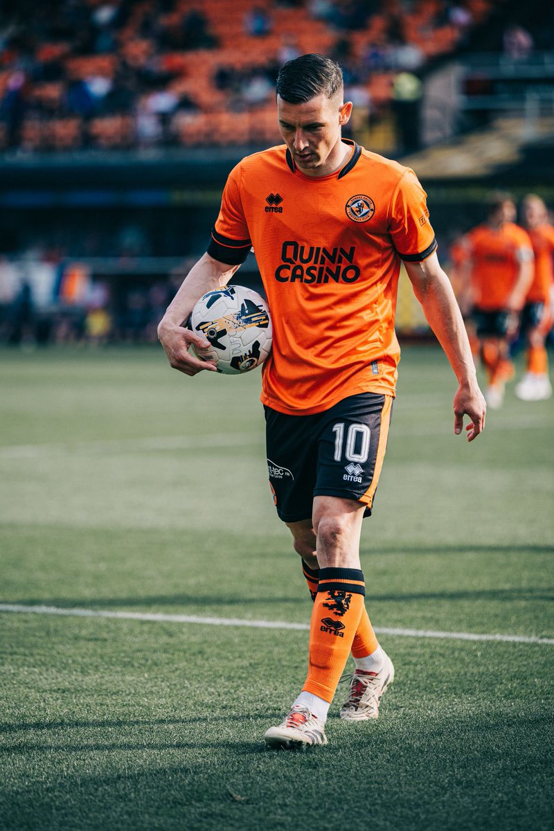 davidbabunski's tweet photo. Dundee United Family,

I am deeply grateful for having played for this club and for contributing to this extraordinary campaign.

It was an honor to captain this team during the run of games that placed us in the position from where we could achieve Top 6 and eventually finish 4th, ensuring European competition. A success beyond everyone’s expectations at the beginning of the season, but nothing less is what this club deserves.

The standards have been restored, and I will be looking forward with great excitement to see how the Club builds on top of this solid base towards an even brighter future.

A special thank you to my teammates for their humanity and companionship, to the Gaffer and Staff for their trust and contribution to my development; to all the legends within the club doing the unseen daily work for us from kitman to fisios to admins to guards to cleaning personnel; to the board members for the opportunity, and to all the fans for their incredible support across all season.

Always @dundeeunitedfc 🟠⚫️