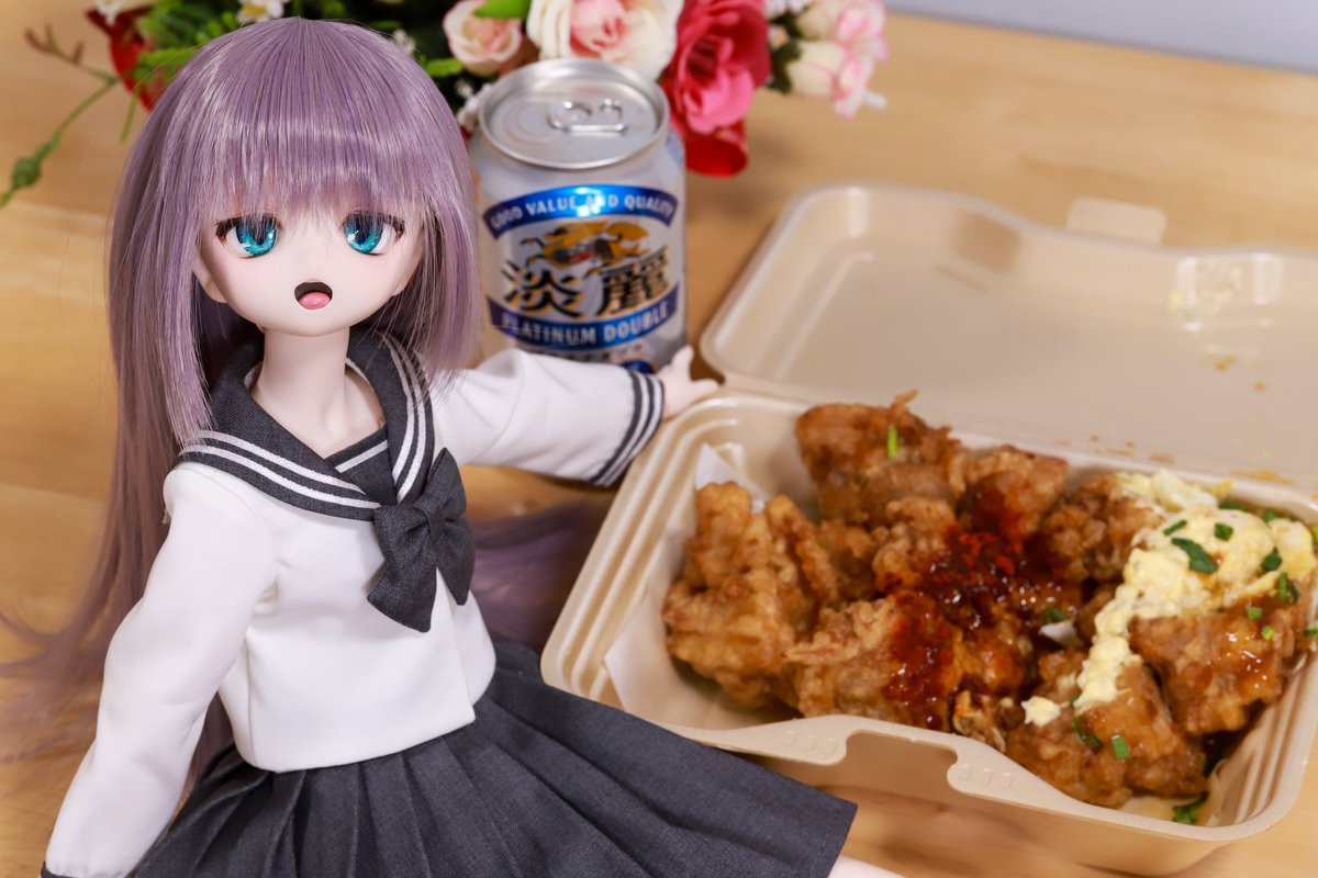 #深夜の晩酌ドール一本勝負
#うちのこかわいい
今日は、はにゃ子ちゃんと一緒にから揚げとビール🍺をいただきます🎵