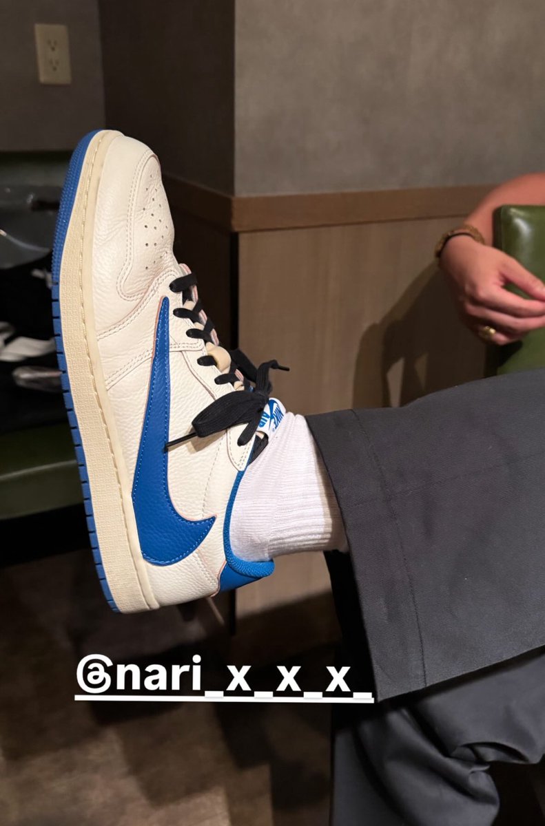 FRAGMENT DESIGN × TRAVIS SCOTT × NIKE AIR JORDAN 1 LOW