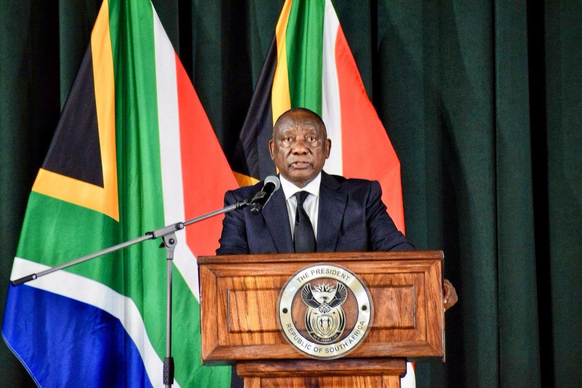 Dear President Cyril Ramaphosa. You are not alone. You are there carrying the weight of a nation. And the love of a people. We stand behind him. #SAinUSA #UnitedSouthAfrica #OneSouthAfrica