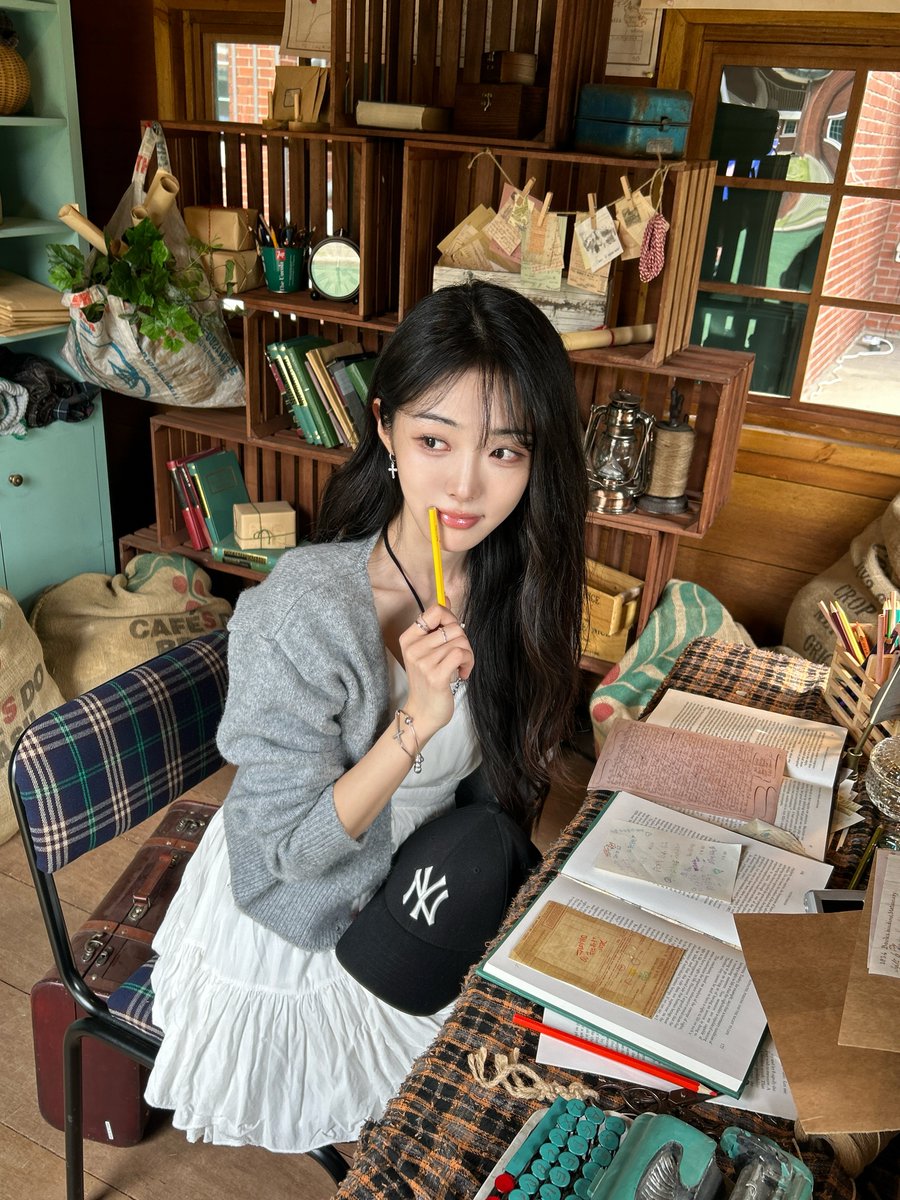 ann 🦋 || is ia cuz 📚 tweet media