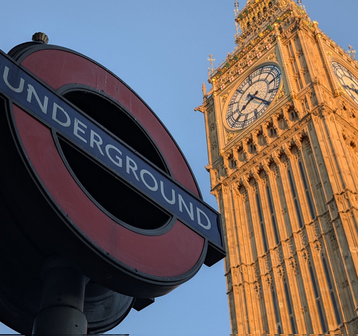 1 semaine à Londres. 

Pas de migrants en déshérence 
Pas de campements 
Pas de poubelles qui dégueulent 
Pas de klaxons
Personne ne jette ses mégots par terre. 

Juste quelques abrutis avec des motos/voitures bruyantes. Mais moins qu'à #saccageParis tiers monde.
