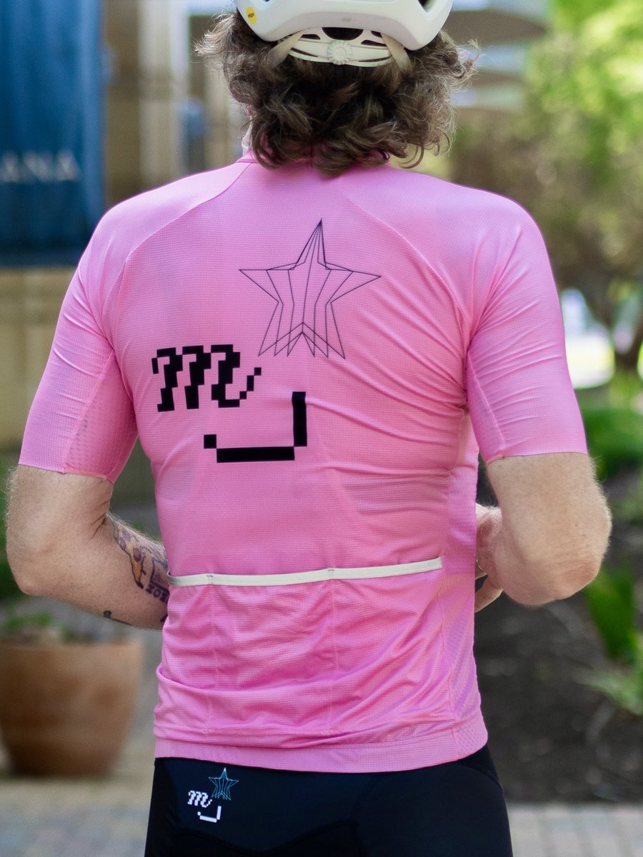 Inspired by the <a href="/giroditalia/">Giro d'Italia</a> ? 🇮🇹 Our new Pink Star Jersey shares the same hue and is ideal for warmer weather. Made in Italy, naturally, by our amici <a href="/GiordanaCycling/">Giordana Cycling</a>. 🩷

Available for women and men here:

shop.mellowjohnnys.com/search?options…